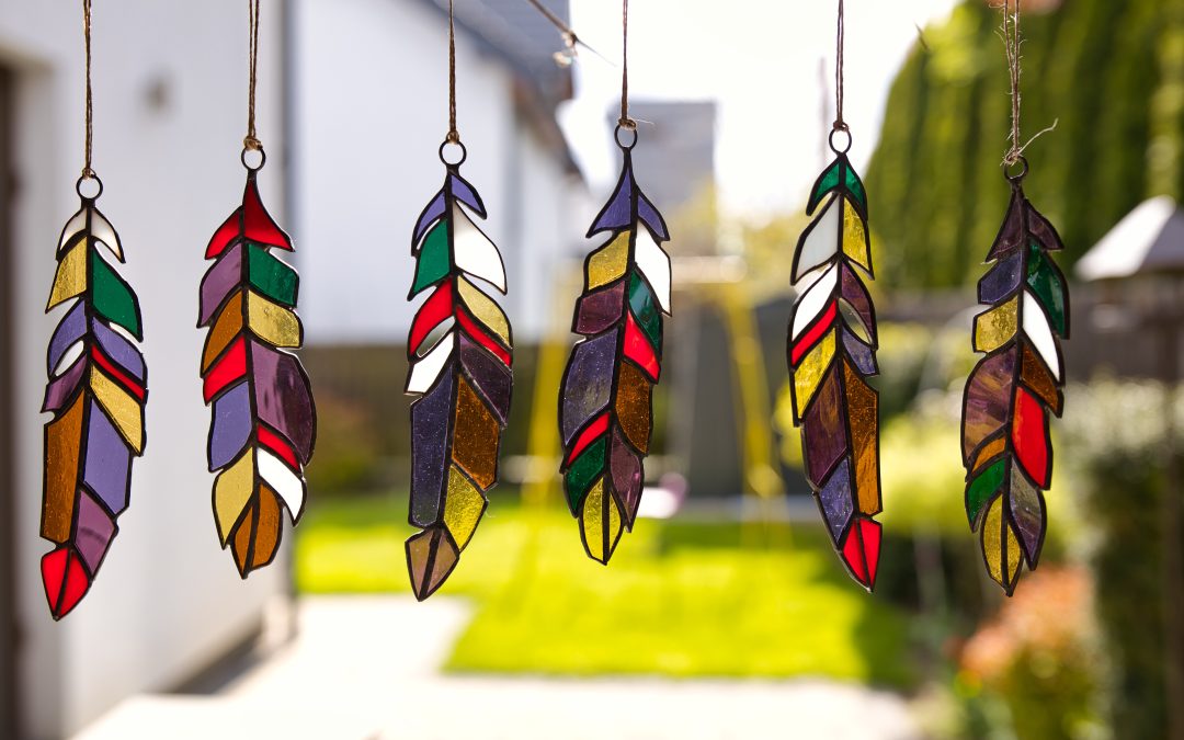 Witrażowe pióro. Łapacz światła.